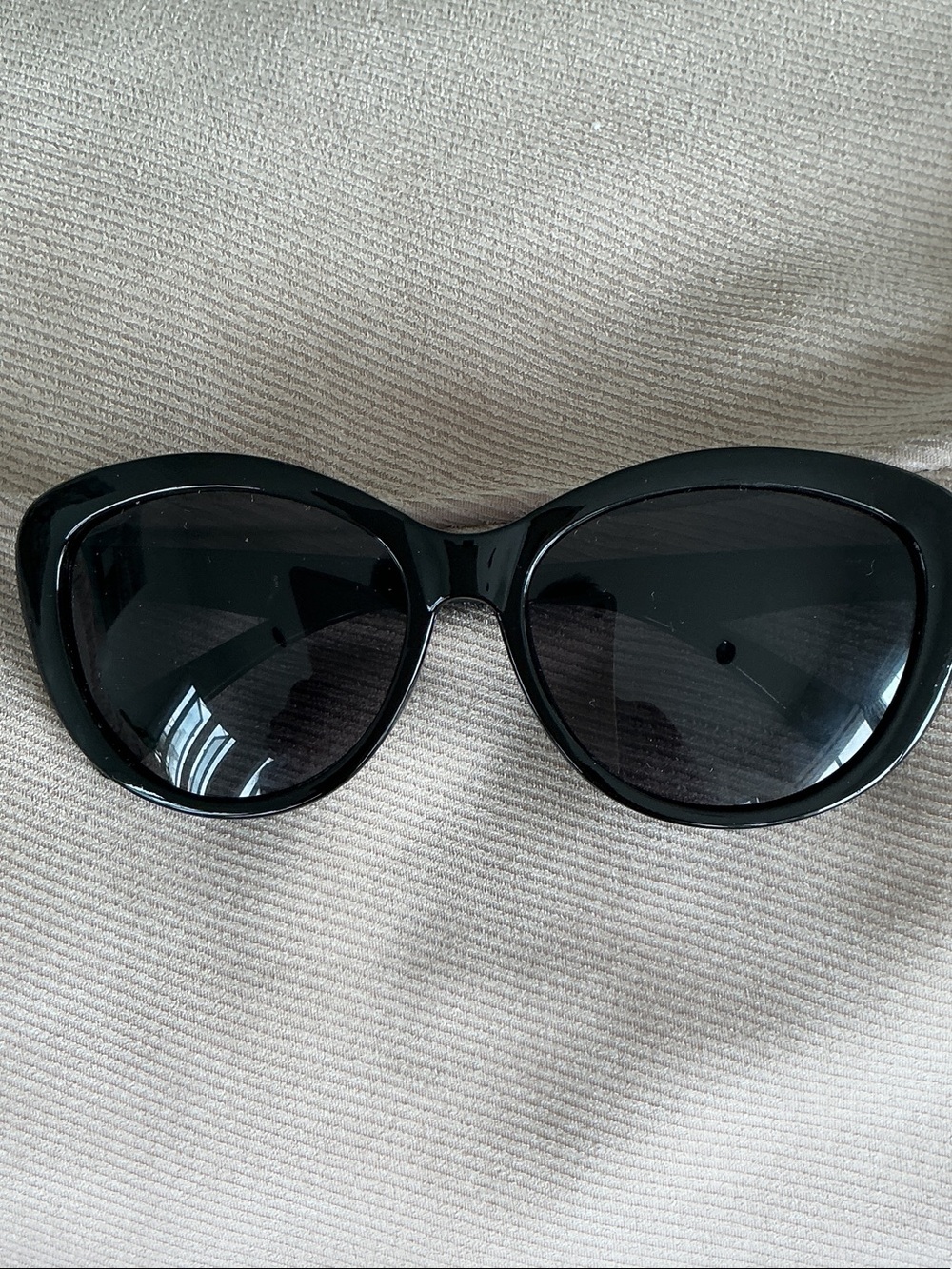 Classic Black Cat-Eye Women's Sunglasses